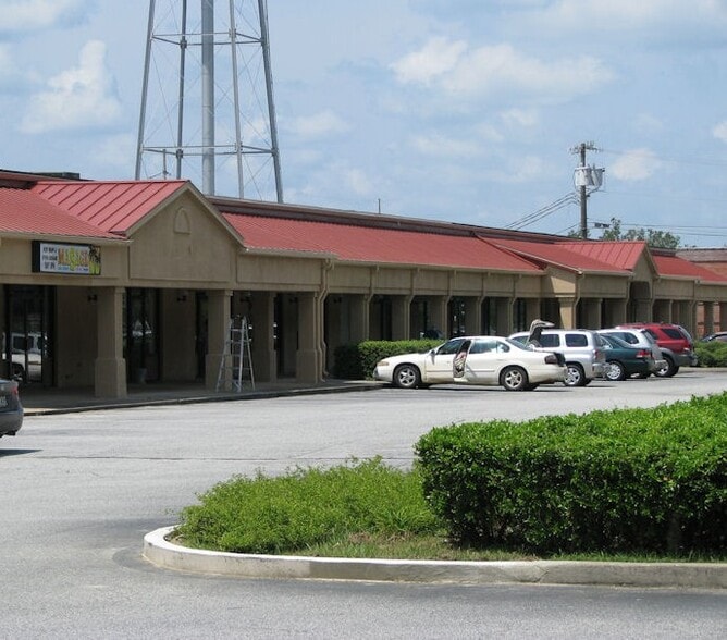 1102 Smith Ave, Thomasville, GA for lease - Building Photo - Image 3 of 9