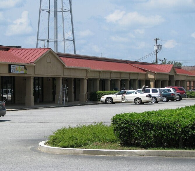 1102 Smith Ave, Thomasville, GA à louer - Photo du bâtiment - Image 3 de 9