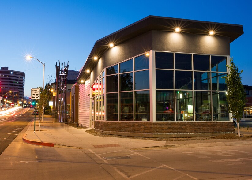 736-740 S Virginia St, Reno, NV à louer - Photo du bâtiment - Image 1 de 5