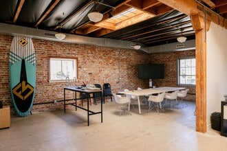 305 S Kalorama St, Ventura, CA for lease Interior Photo- Image 1 of 11