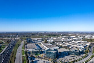 2010 Winston Park Dr, Oakville, ON - AERIAL map view