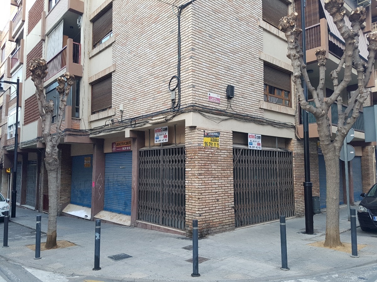 Retail in Ontinyent for lease Building Photo- Image 1 of 2