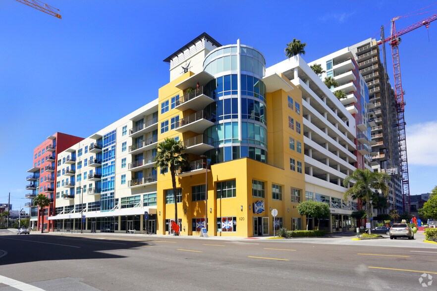 1208 E Kennedy Blvd, Tampa, FL à louer - Photo du bâtiment - Image 2 de 56