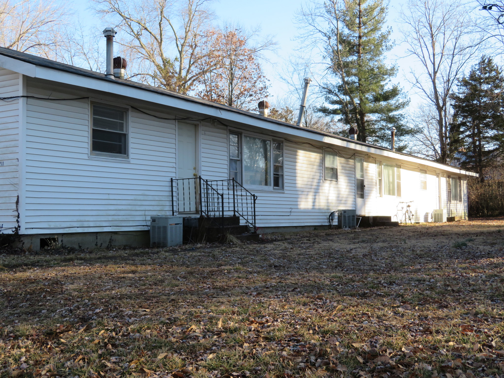 1211 W Schwartz St, Carbondale, IL à vendre Photo du bâtiment- Image 1 de 1