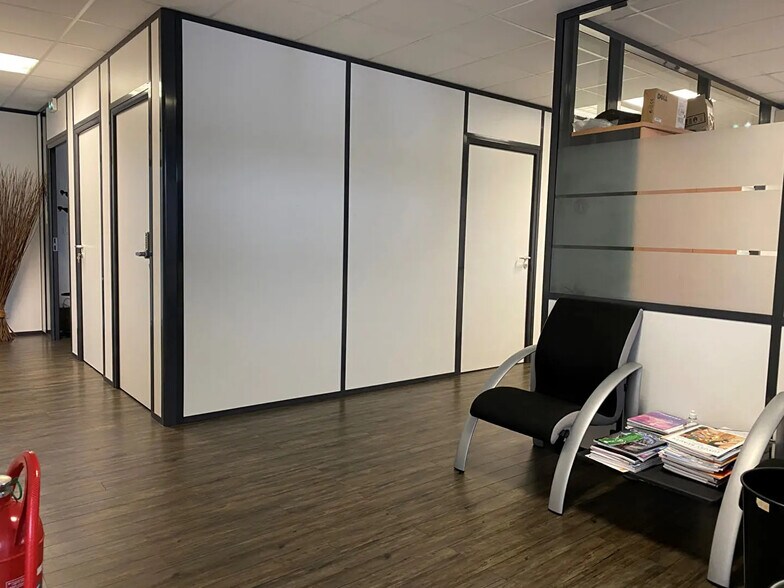 Bureau dans Croissy-sur-Seine à vendre - Photo du bâtiment - Image 3 de 9