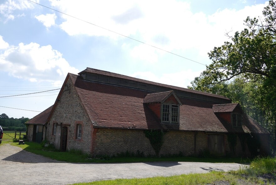 Brick Barn, Garstons Farm, Bolney Chapel Rd, Bolney for lease - Building Photo - Image 1 of 6