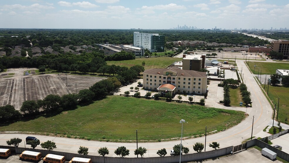 4950 Federal Plaza Dr, Houston, TX à vendre - Photo principale - Image 2 de 4