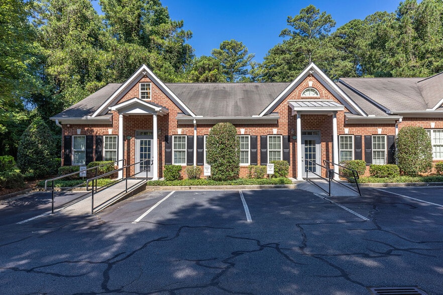 3375 Chastain Gardens Dr, Kennesaw, GA for sale - Building Photo - Image 1 of 16
