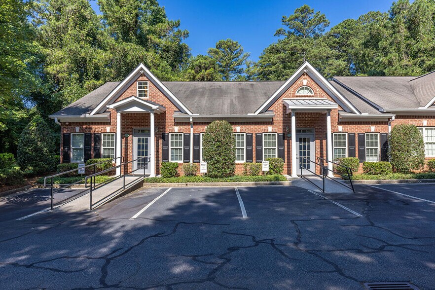 3375 Chastain Gardens Dr, Kennesaw, GA à vendre - Photo du bâtiment - Image 1 de 16