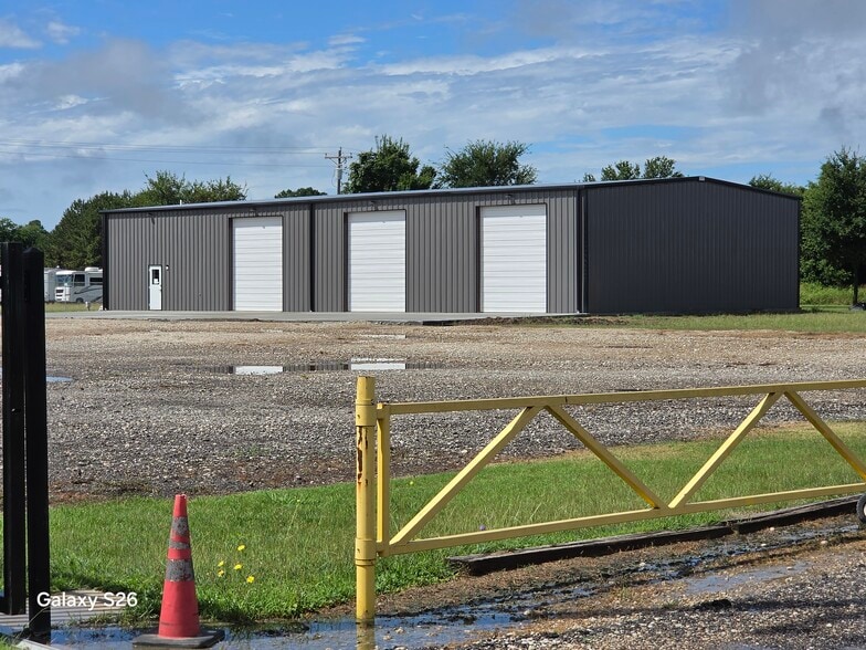 2420 McKinney st, Rice, TX à louer - Photo du bâtiment - Image 2 de 19