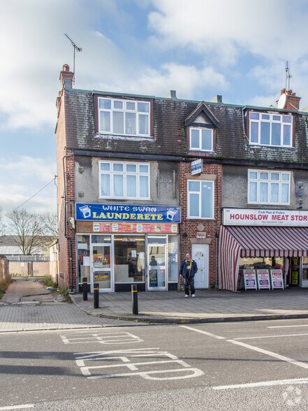 191A Wellington Rd S, Hounslow à vendre - Photo du bâtiment - Image 2 de 3