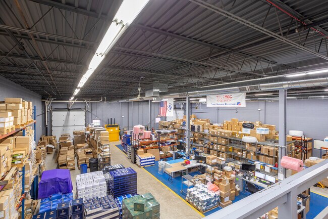 More details for 3501 Woodhead Dr, Northbrook, IL - Industrial for Lease