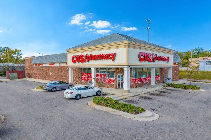 2000 Center Point, Birmingham, AL à vendre - Photo du bâtiment - Image 2 de 8