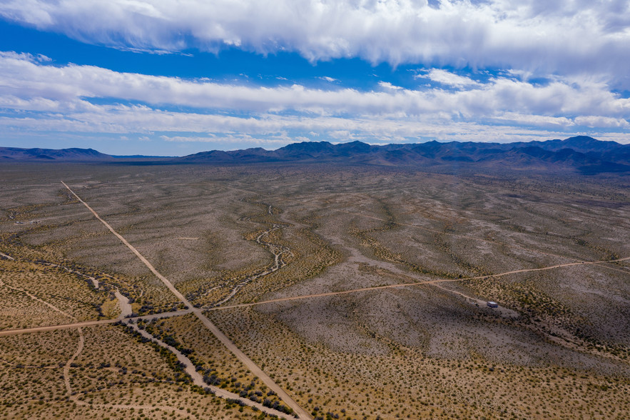 I 40, Yucca, AZ à vendre - Aérien - Image 2 de 2