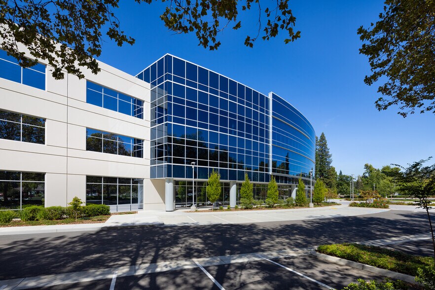 2555 Natomas Park Dr, Sacramento, CA for lease - Building Photo - Image 2 of 13