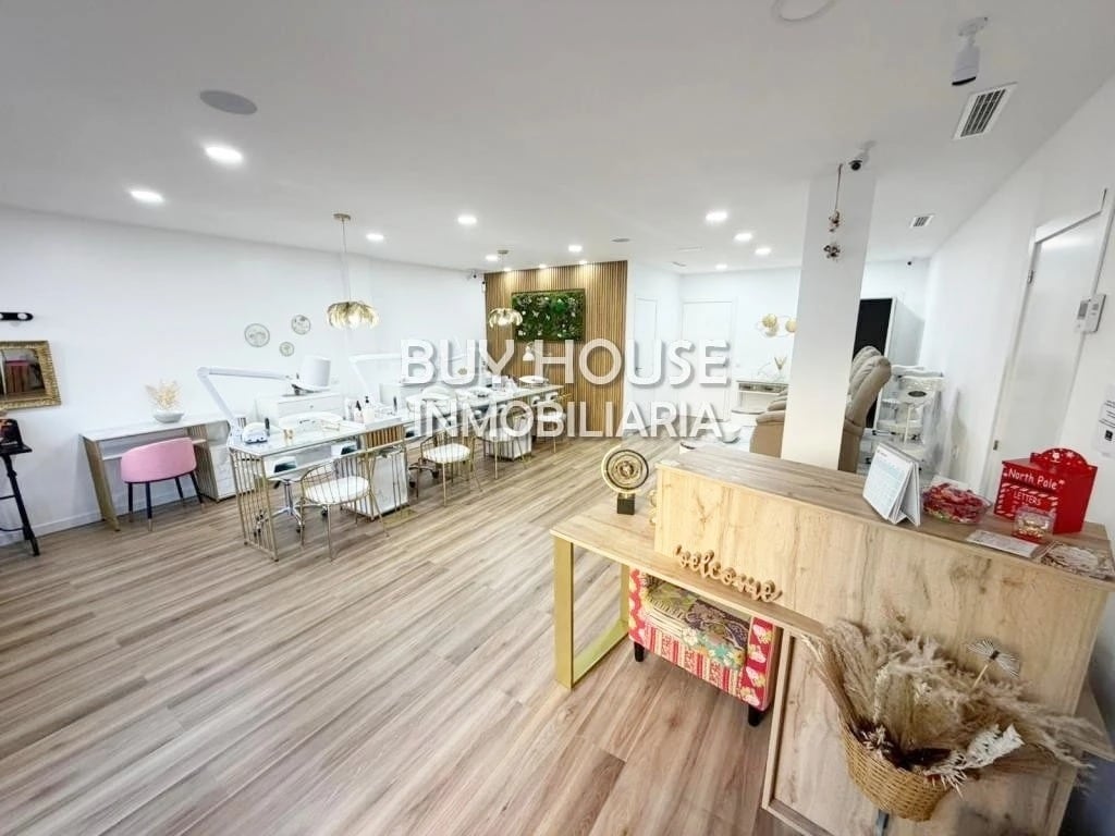Retail in Yuncos, Toledo for lease Interior Photo- Image 1 of 11