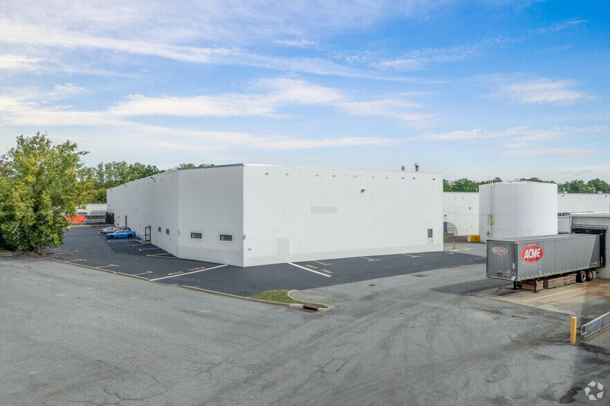 95 Mayhill St, Saddle Brook, NJ for lease - Building Photo - Image 2 of 11
