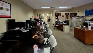 98-104 Kanuku St, Aiea, HI for lease Building Photo- Image 2 of 3