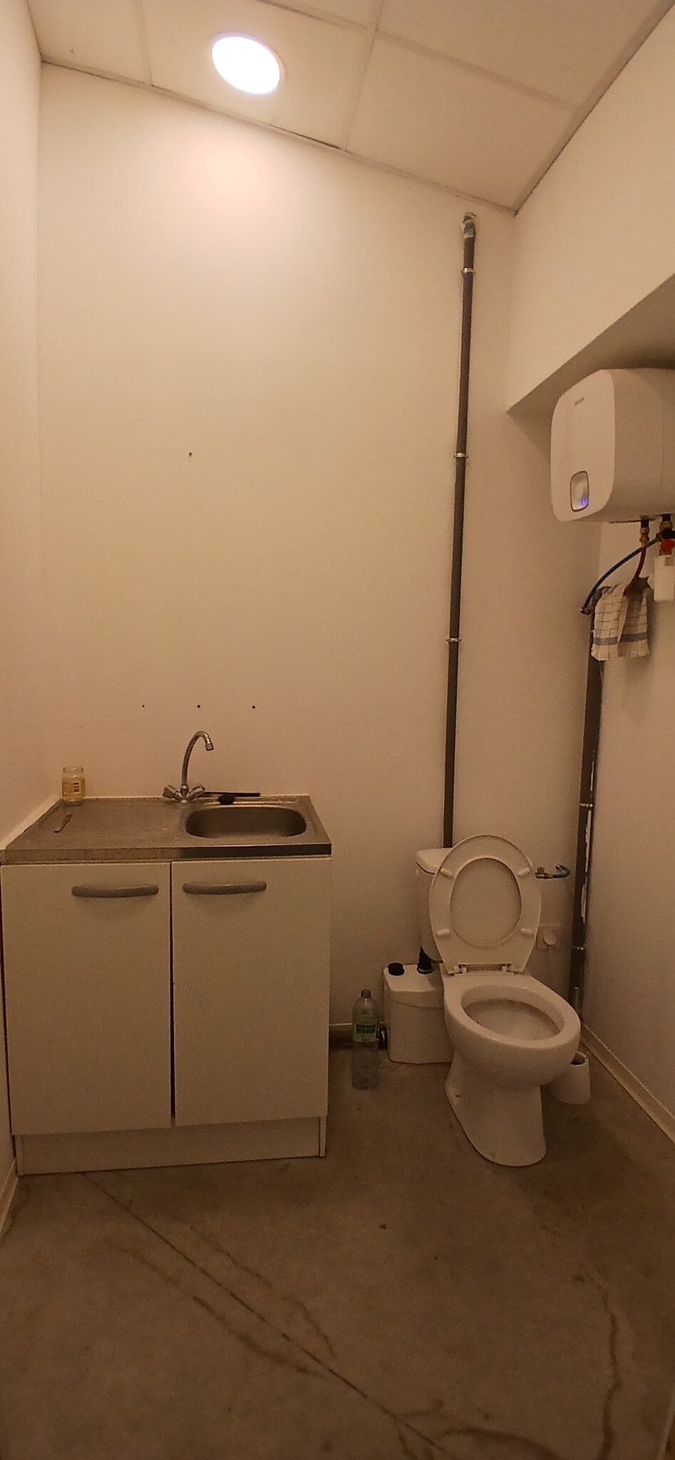 Route d'Arles, Bouillargues for lease Interior Photo- Image 1 of 6