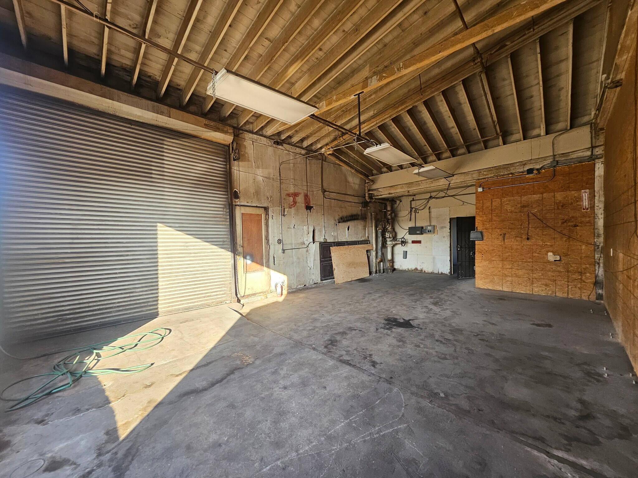 3008 W Hyde Park Blvd, Los Angeles, CA for lease Building Photo- Image 1 of 11
