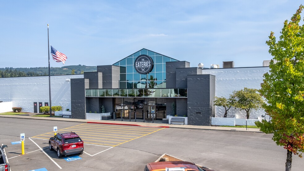 341-351 Three Rivers Dr, Kelso, WA for lease - Building Photo - Image 2 of 12