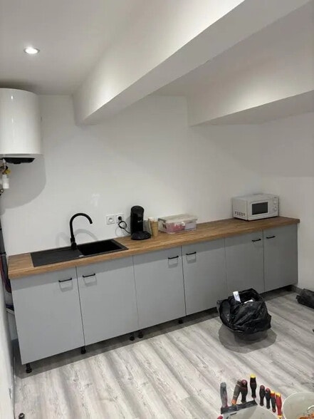 Office in Saint-Priest for sale - Interior Photo - Image 2 of 8