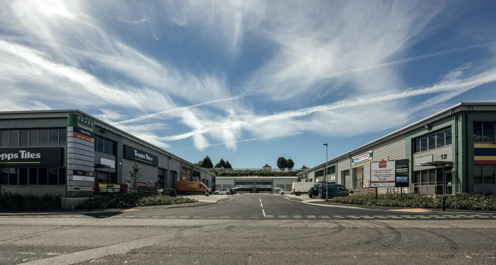 Vale Rd, Tonbridge for lease - Building Photo - Image 2 of 25