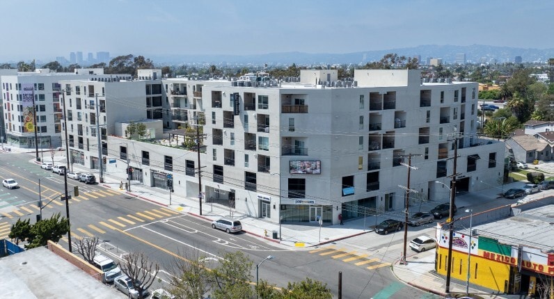 5181 W Adams Blvd, Los Angeles, CA for lease Building Photo- Image 1 of 5