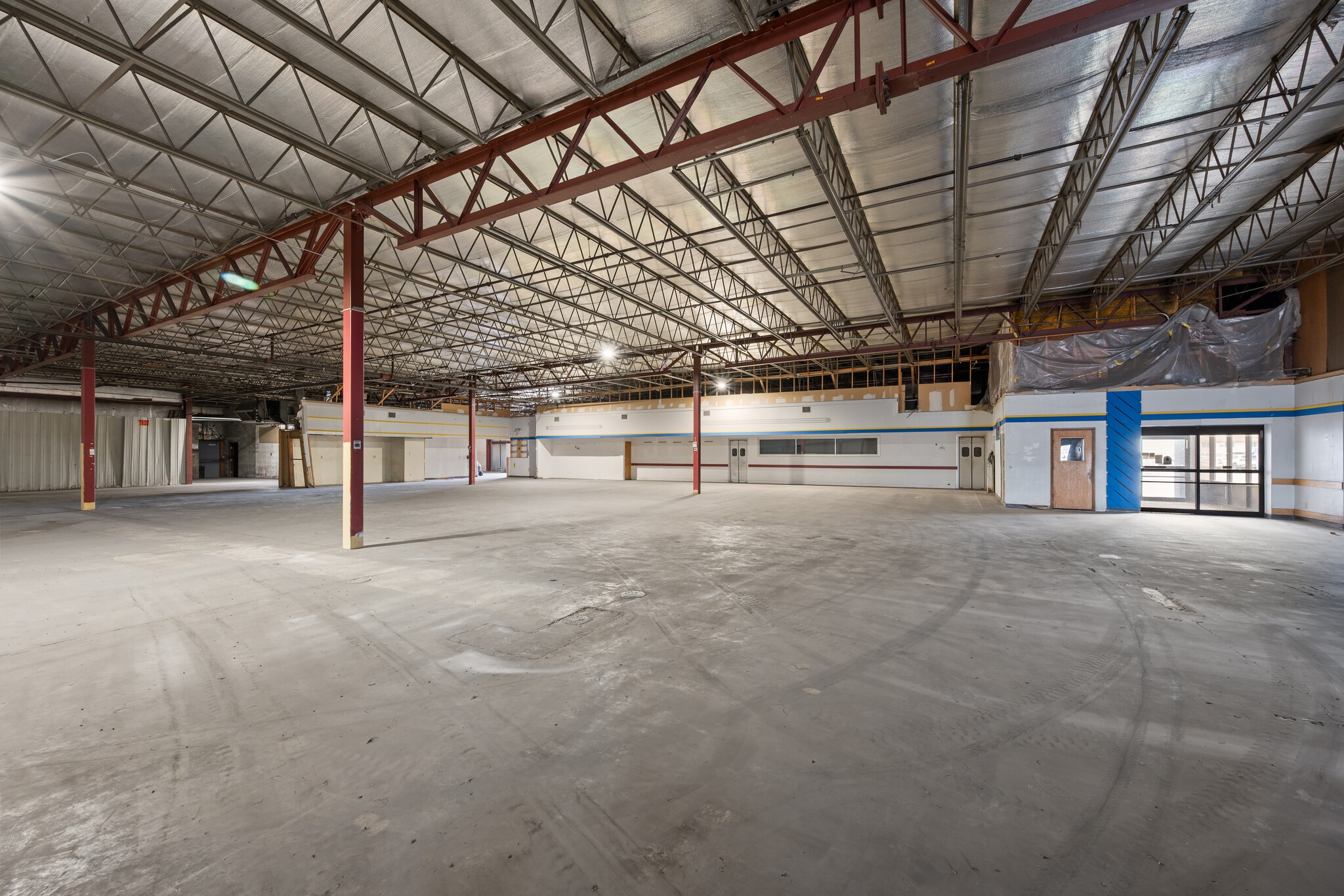 1325 W 3rd St, Alliance, NE for lease Interior Photo- Image 1 of 9
