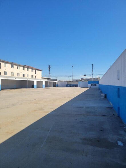 14127 Kornblum Ave, Hawthorne, CA à louer - Photo du bâtiment - Image 2 de 6