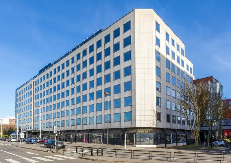 1 Rue George Stephenson, Montigny-le-Bretonneux for lease - Building Photo - Image 2 of 4