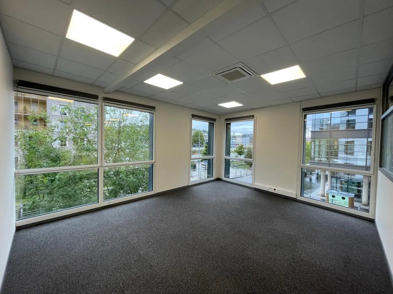 Office in Rouen for lease Interior Photo- Image 1 of 13