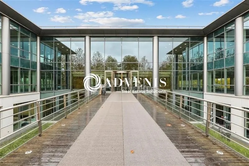 Office in Roissy-en-France for lease - Building Photo - Image 1 of 8