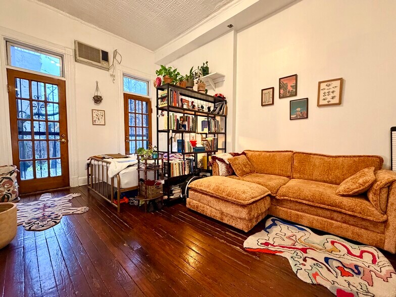 197 Nassau Ave, Brooklyn, NY à vendre - Photo du bâtiment - Image 2 de 21