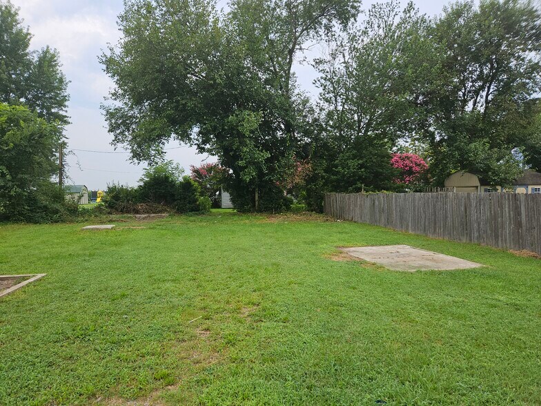 517 W Sunset Ave, Greensboro, MD à vendre - Photo du bâtiment - Image 2 de 4