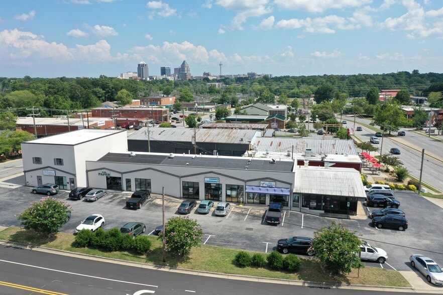 1220 Battleground Ave, Greensboro, NC for lease - Primary Photo - Image 1 of 7