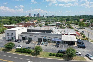 Plus de détails pour 1220 Battleground Ave, Greensboro, NC - Commerce de détail à louer