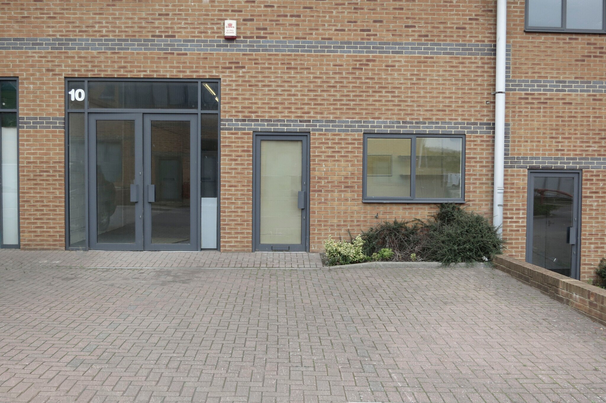 Bowman Ct, Royal Wootton Bassett for lease Primary Photo- Image 1 of 8