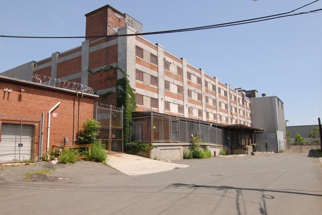 Plus de détails pour 2-20 Brighton Ave, Passaic, NJ - Industriel à louer