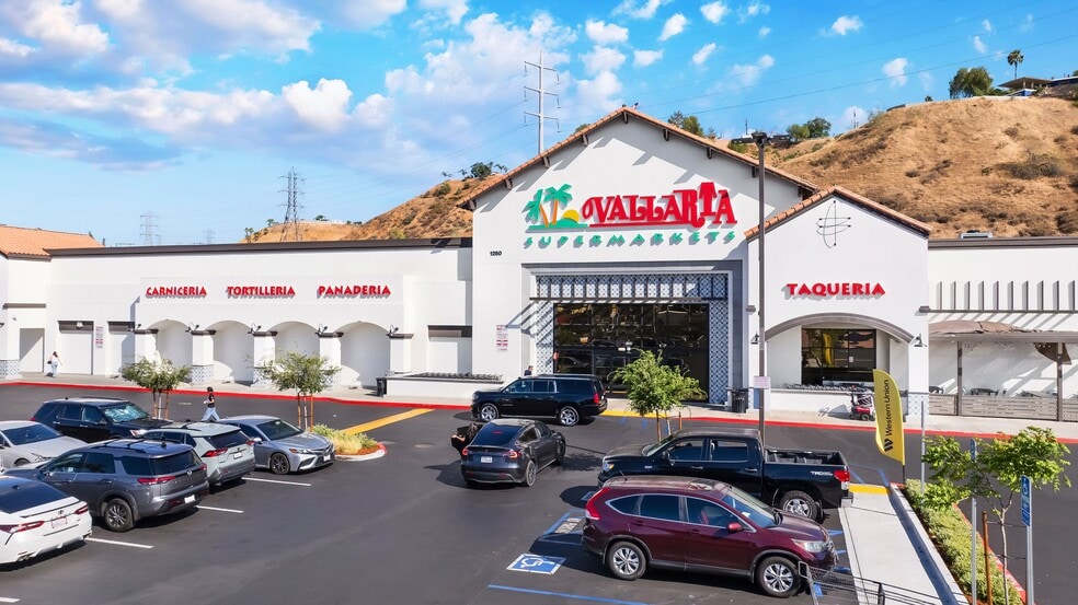 1200-1330 E Washington St, Colton, CA for lease - Building Photo - Image 1 of 18