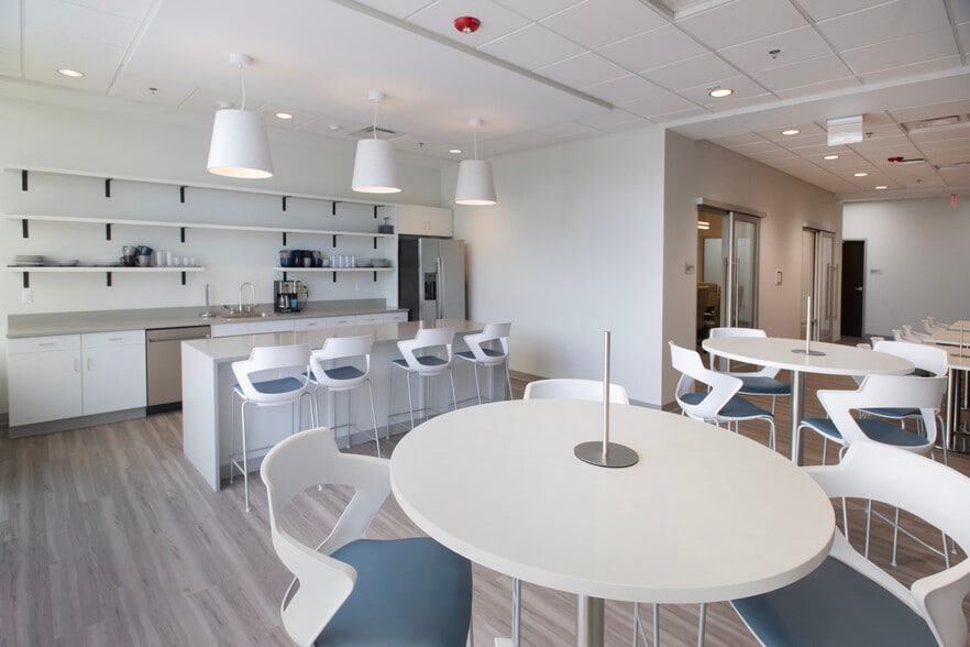 101 N Pine St, Spartanburg, SC for lease - Interior Photo - Image 2 of 13