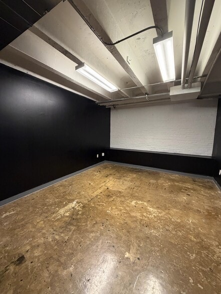 103 Barnes St, Carrollton, GA for lease - Building Photo - Image 3 of 7