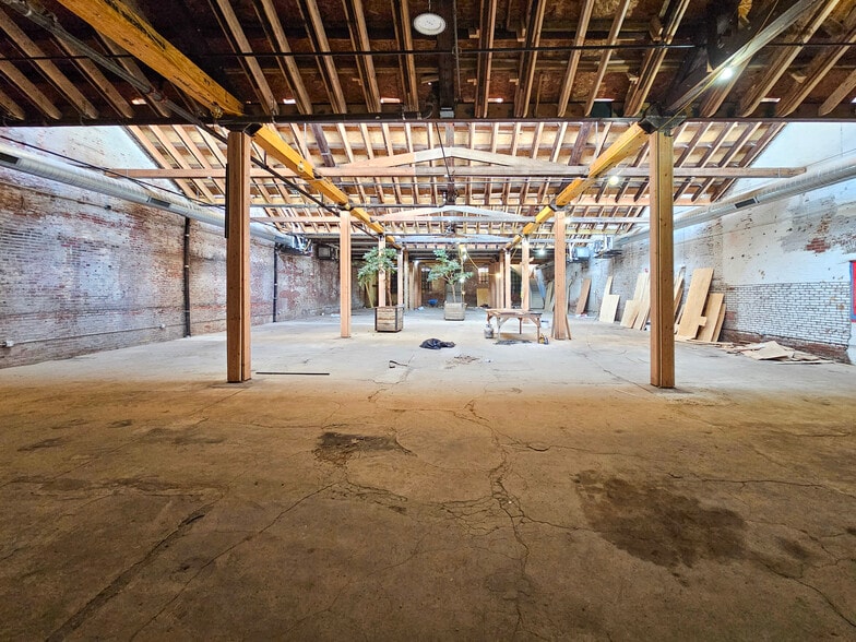 1930 E Huntingdon St, Philadelphia, PA for lease - Building Photo - Image 3 of 9