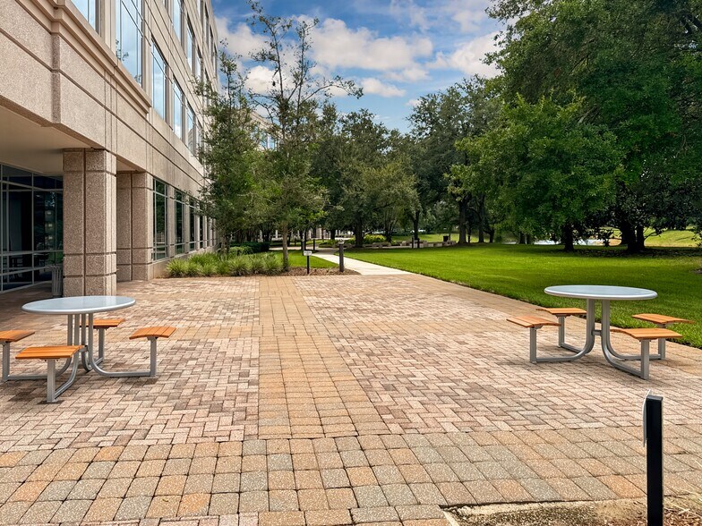 12724 Gran Bay Pkwy W, Jacksonville, FL à louer - Photo du bâtiment - Image 3 de 4