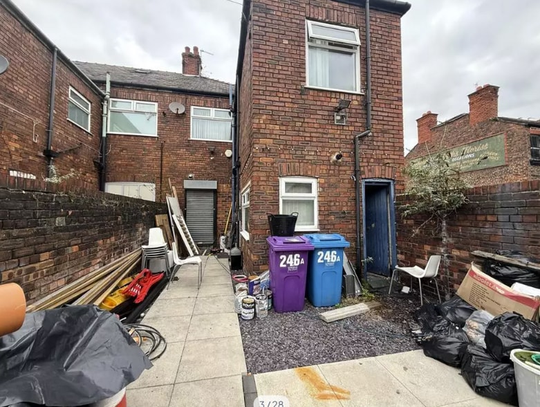 246 Longmoor Ln, Liverpool à vendre - Photo du bâtiment - Image 2 de 15