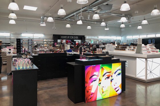 2721 W Magnolia Blvd, Burbank, CA à louer - Photo du bâtiment - Image 2 de 12