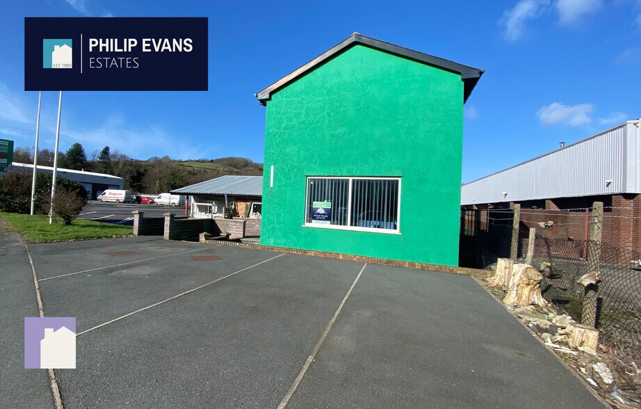 Glan Yr Afon Industrial Estate, Aberystwyth à louer - Photo du bâtiment - Image 3 de 5