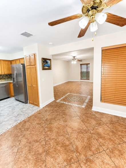 3151 Soaring Gulls Dr, Las Vegas, NV for lease - Building Photo - Image 3 of 52
