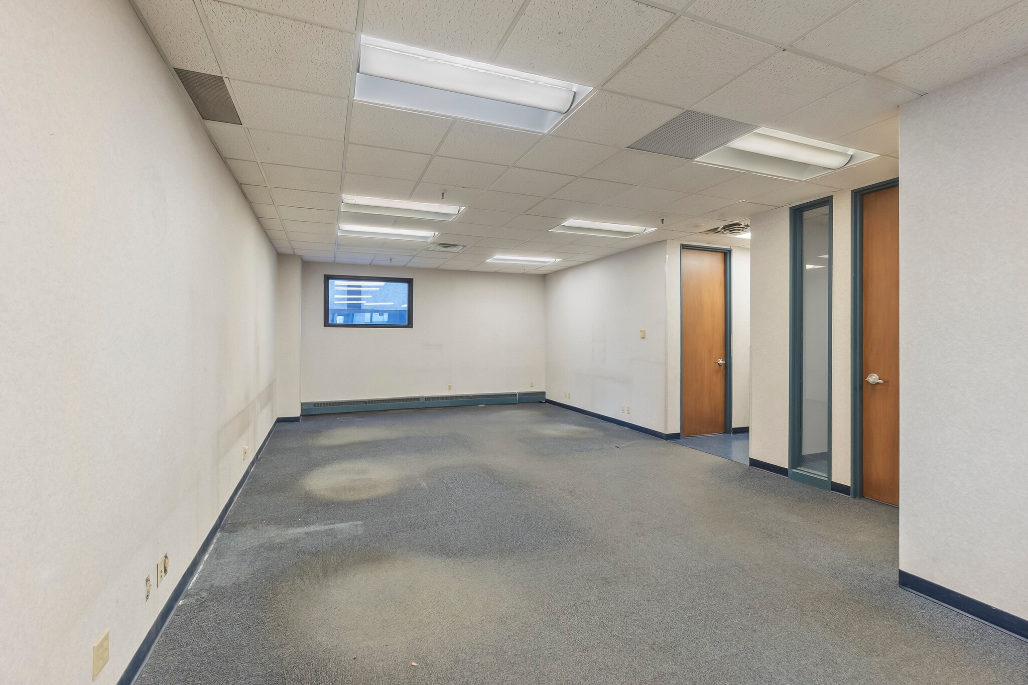 330 2nd Ave S, Minneapolis, MN for lease Interior Photo- Image 1 of 23