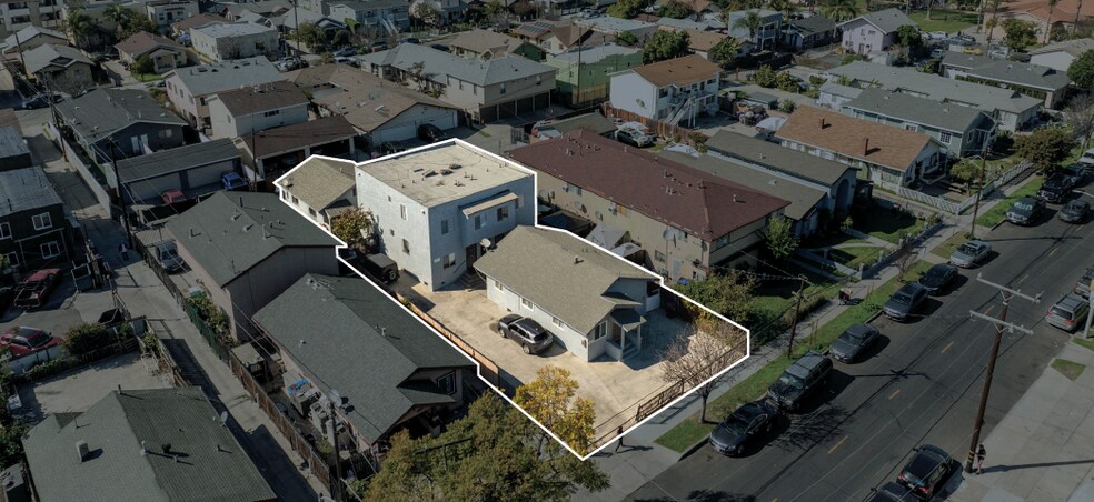 1035-1035 1/2 Orange Ave, Long Beach, CA à vendre - Photo du bâtiment - Image 1 de 12